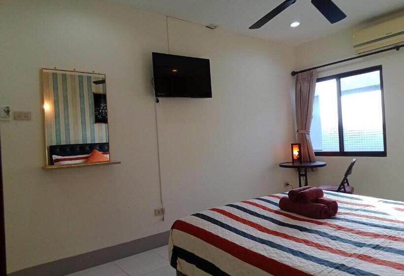 Номер Стандарт, Living Room Guesthouse & Cafe Bar