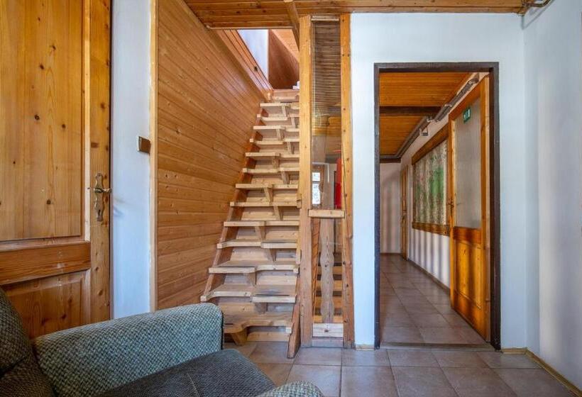 استودیو خانوادگی, Penzion Koucký