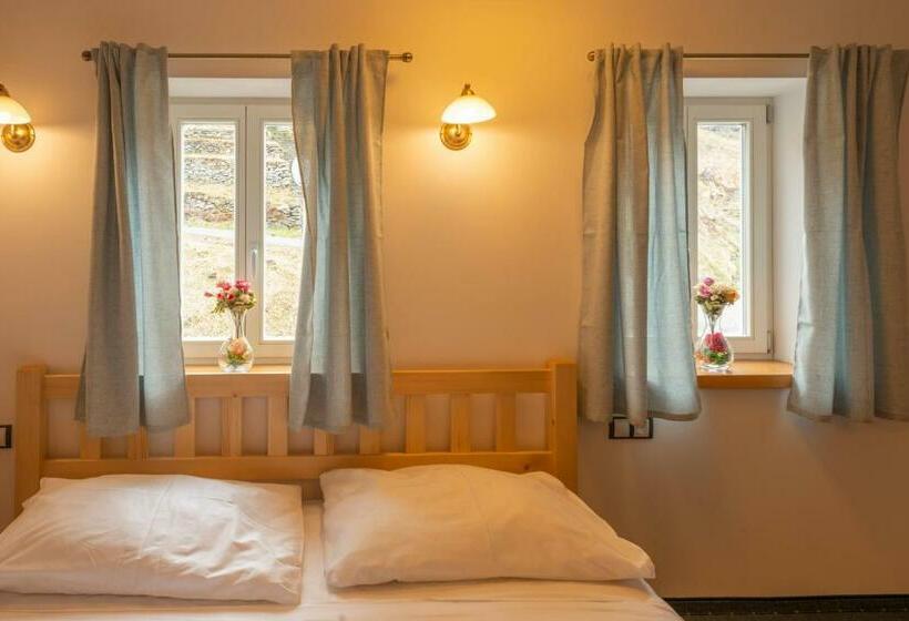 غرفة قياسية ثلاثية حمام مشترك, Penzion Modrava