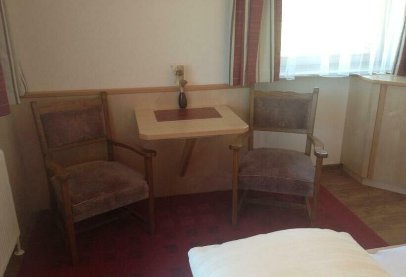 اتاق استاندارد با بالکن, Pension Bergblick