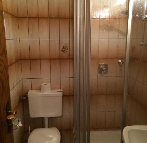 اتاق استاندارد یک تخته با بالکن, Pension Bergblick