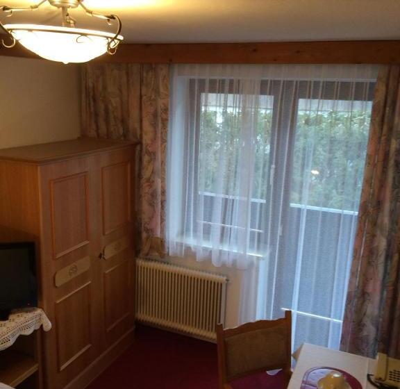 اتاق استاندارد یک تخته با بالکن, Pension Bergblick