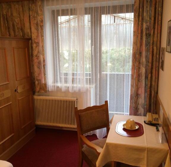 اتاق استاندارد یک تخته با بالکن, Pension Bergblick