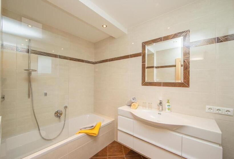 آپارتمان 1 خوابه, Pension Bergblick