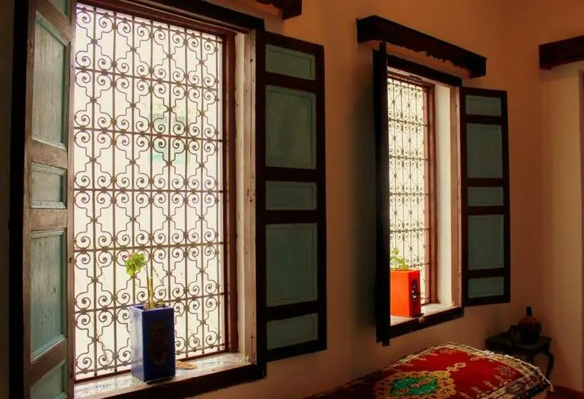 اتاق استاندارد, Riad Khmisa