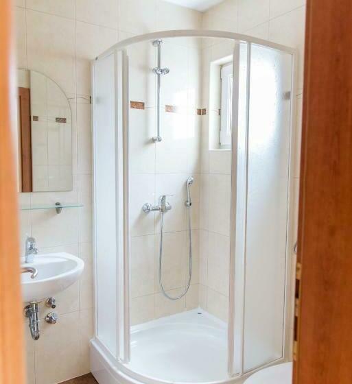 اتاق استاندارد سه تخته با بالکن, Villa Marija & Darko