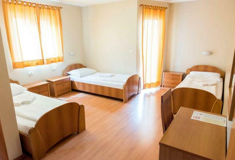 اتاق استاندارد سه تخته با بالکن, Villa Marija & Darko