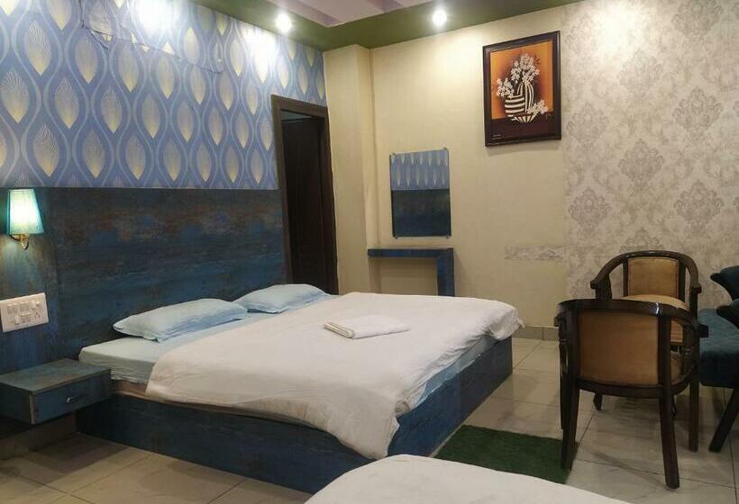 חדר דלוקס, Geeta Residency Haridwar