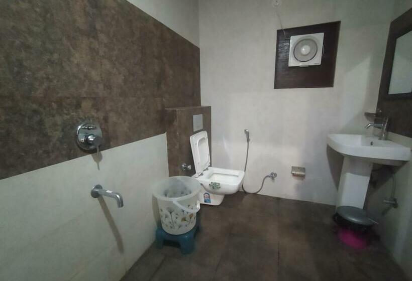 חדר סטנדרט לשלושה, Geeta Residency Haridwar