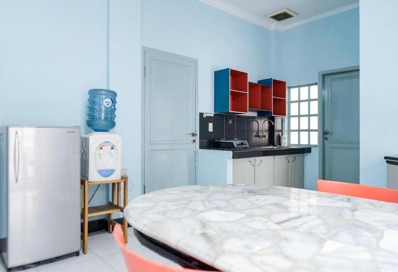 סוויטה, Reddoorz Plus @ Jalan Iskandar Muda Medan