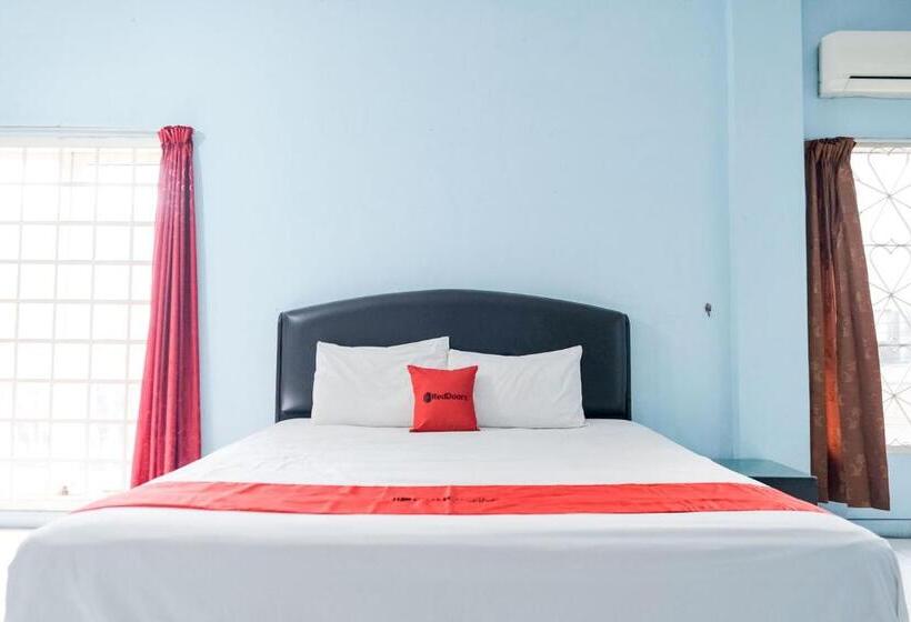 סוויטה, Reddoorz Plus @ Jalan Iskandar Muda Medan