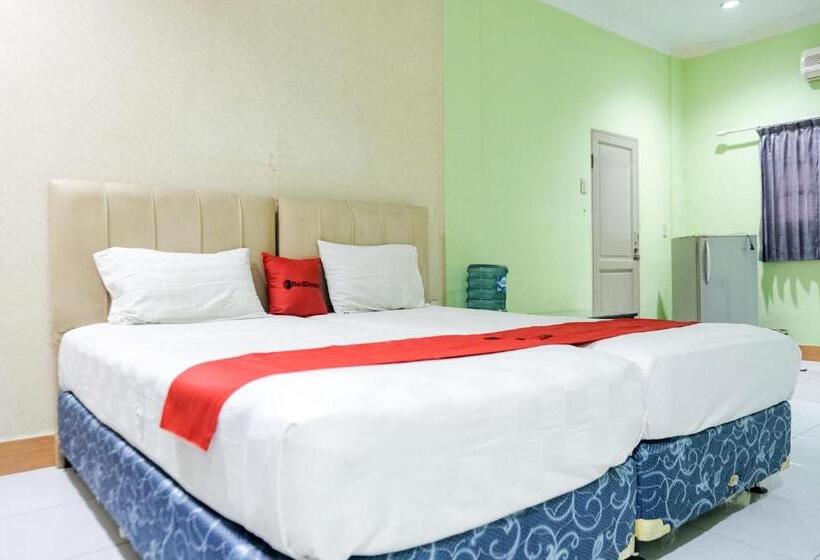 חדר משפחתי, Reddoorz Plus @ Jalan Iskandar Muda Medan