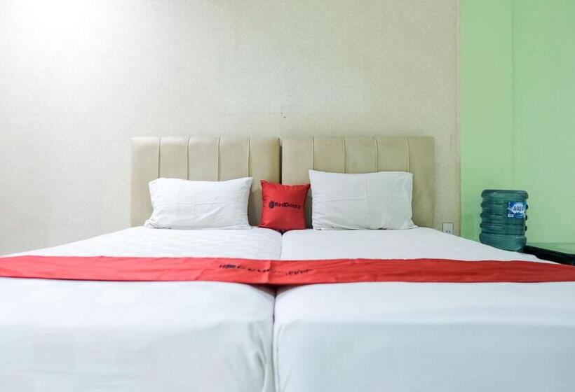 חדר משפחתי, Reddoorz Plus @ Jalan Iskandar Muda Medan