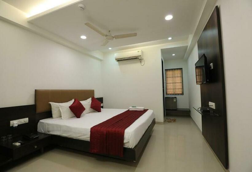 Номер Economy, Shagun Rooms & Banquet, Surat