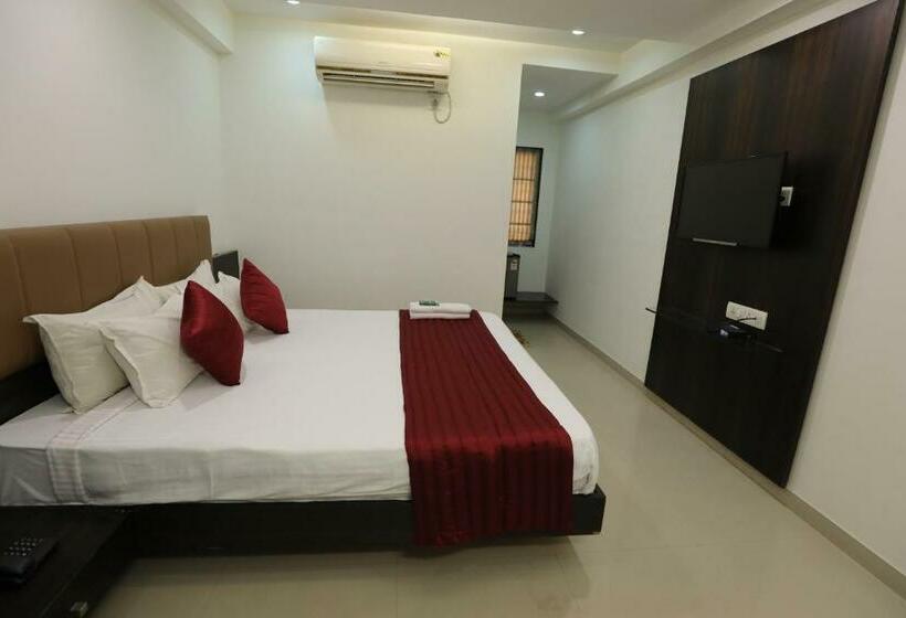 Номер Economy, Shagun Rooms & Banquet, Surat