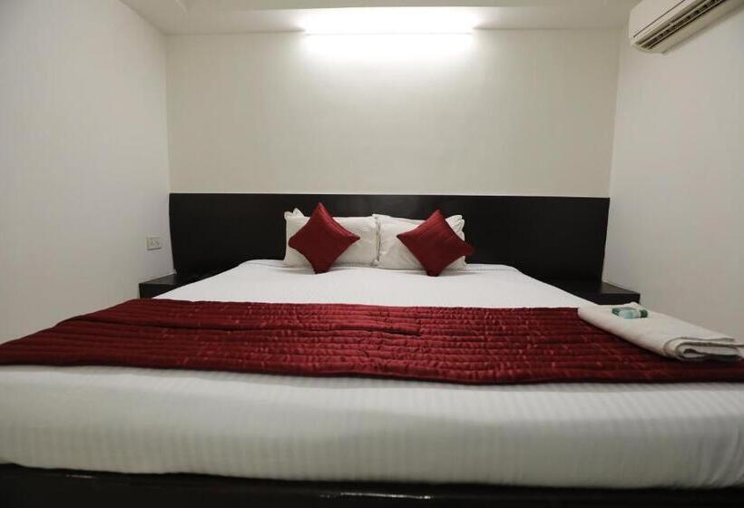 Номер Economy, Shagun Rooms & Banquet, Surat