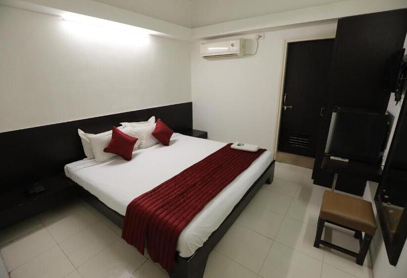 Номер Economy, Shagun Rooms & Banquet, Surat