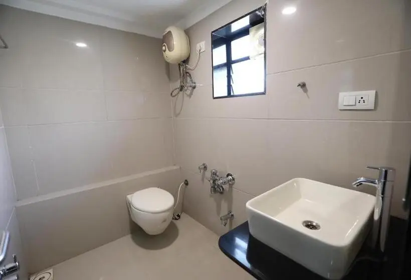 スタンダード４人部屋, Shagun Rooms & Banquet, Surat