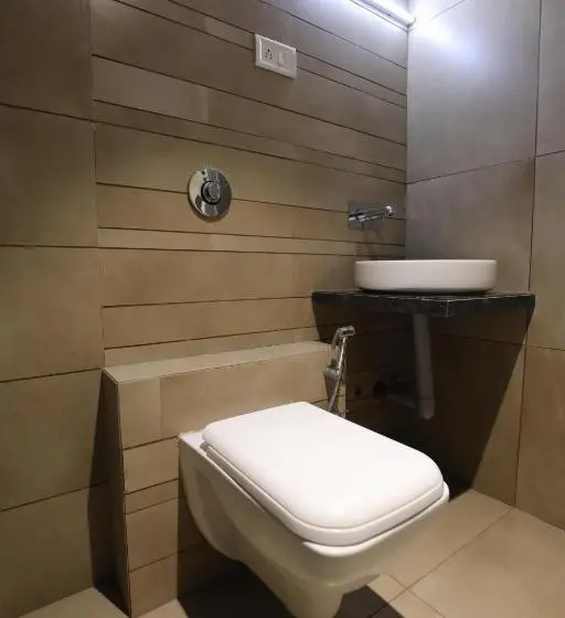 スタンダード４人部屋, Shagun Rooms & Banquet, Surat