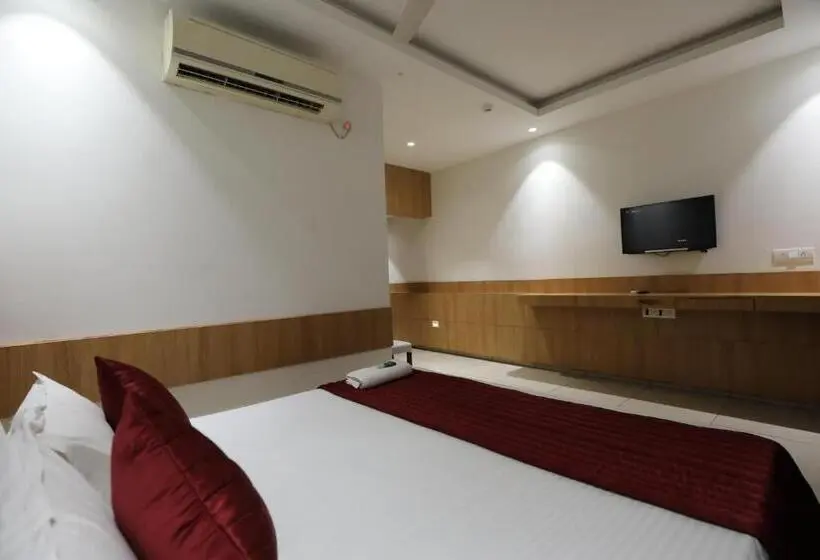 デラックスルーム, Shagun Rooms & Banquet, Surat