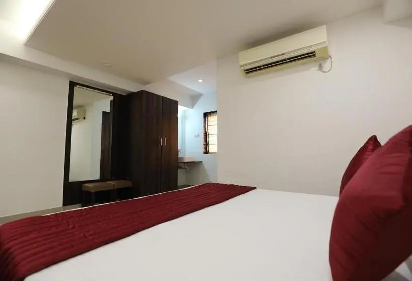 デラックスルーム, Shagun Rooms & Banquet, Surat