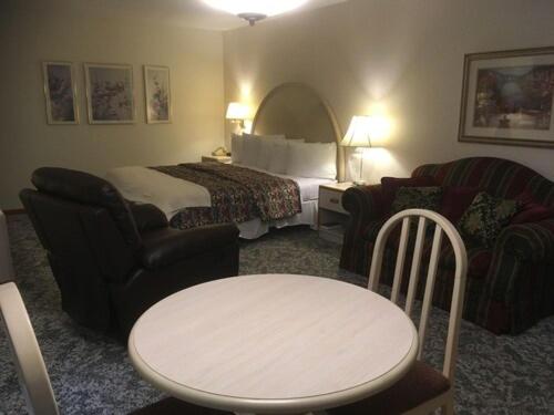 带大床的套房, Value Host Marquette