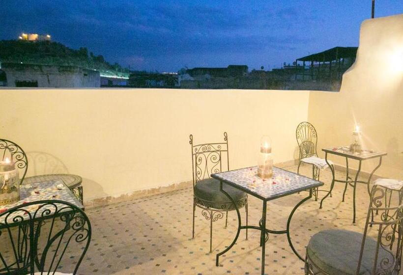 اتاق سوپریور سه تخته, Palais Fes Yahya