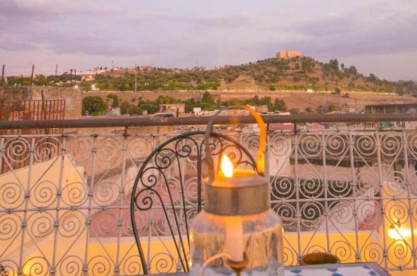 اتاق استاندارد سه تخته با چشمانداز, Palais Fes Yahya