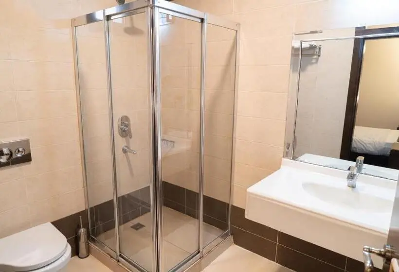 اتاق اجرایی سه نفره, Bl Hotel S Erbil