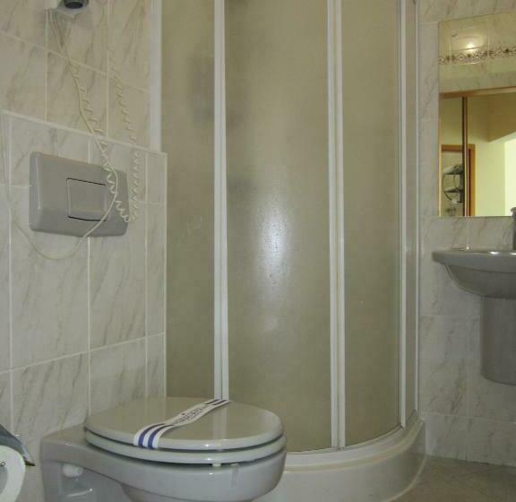 اتاق استاندارد یک نفره, готель поляна квеле