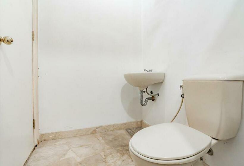 Economy Éénpersoonskamer, Koolkost Near Simpang Dago 2