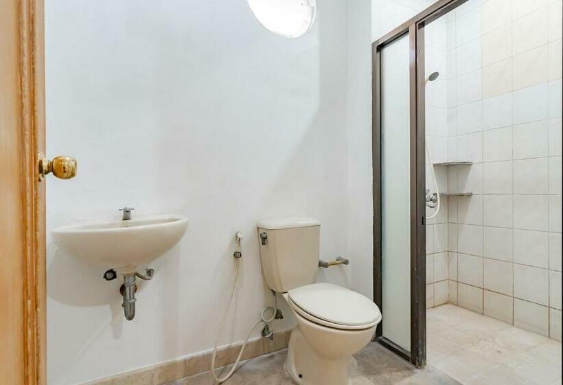 Standaardkamer met Gedeelde Badkamer, Koolkost Near Simpang Dago 2