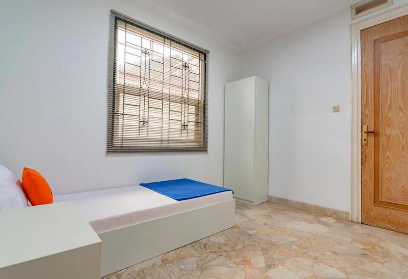 Standaardkamer met Gedeelde Badkamer, Koolkost Near Simpang Dago 2