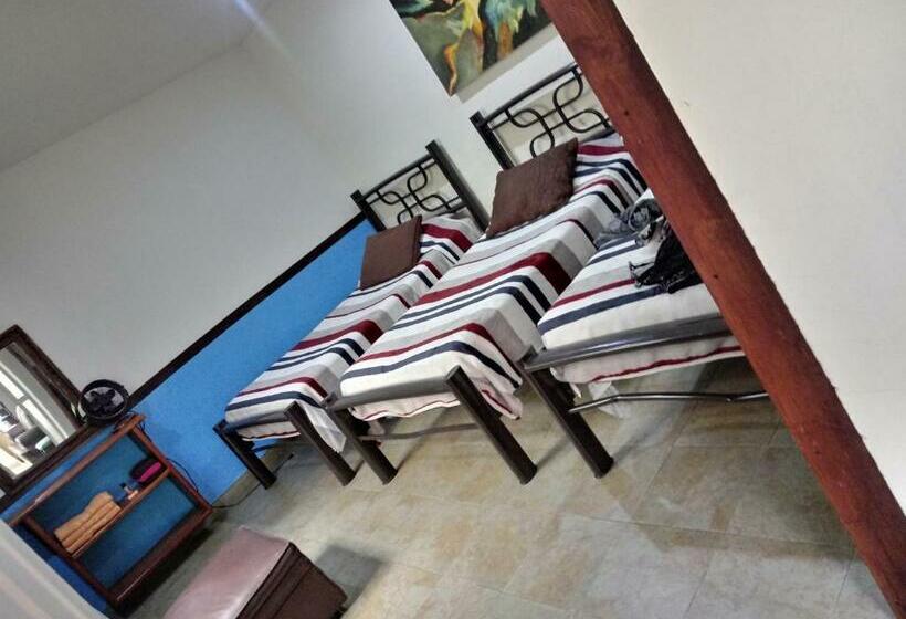 اتاق استاندارد سه تخته با سرویس بهداشتی مشترک, Hospedaje Del Campanero 19