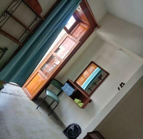 اتاق کلاسیک چهارنفره, Hospedaje Del Campanero 19