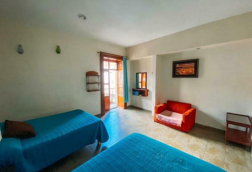 اتاق کلاسیک چهارنفره, Hospedaje Del Campanero 19