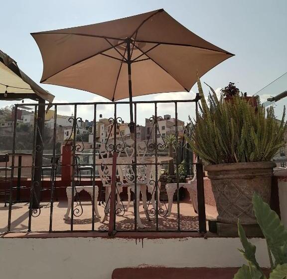 اتاق اکونومی, Hospedaje Del Campanero 19