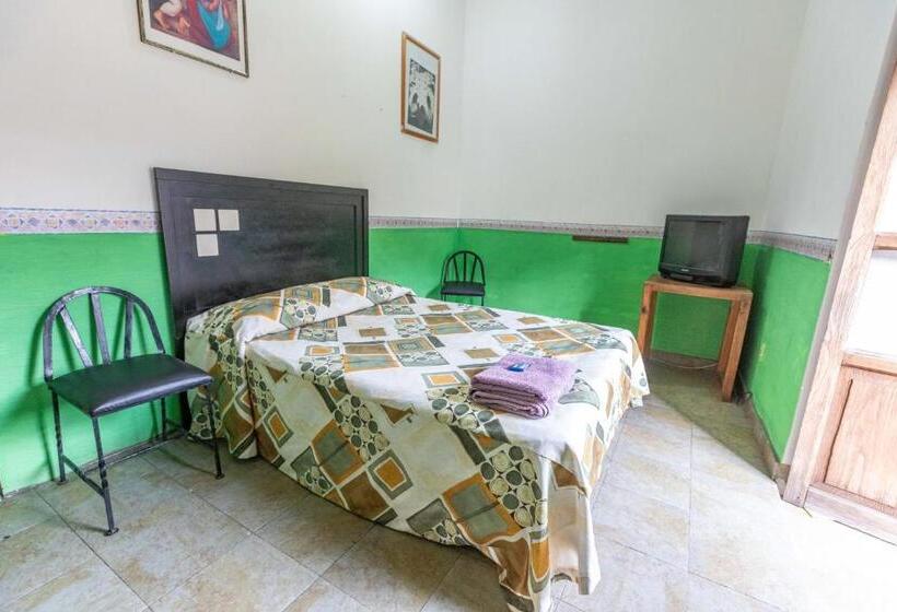 اتاق اکونومی, Hospedaje Del Campanero 19