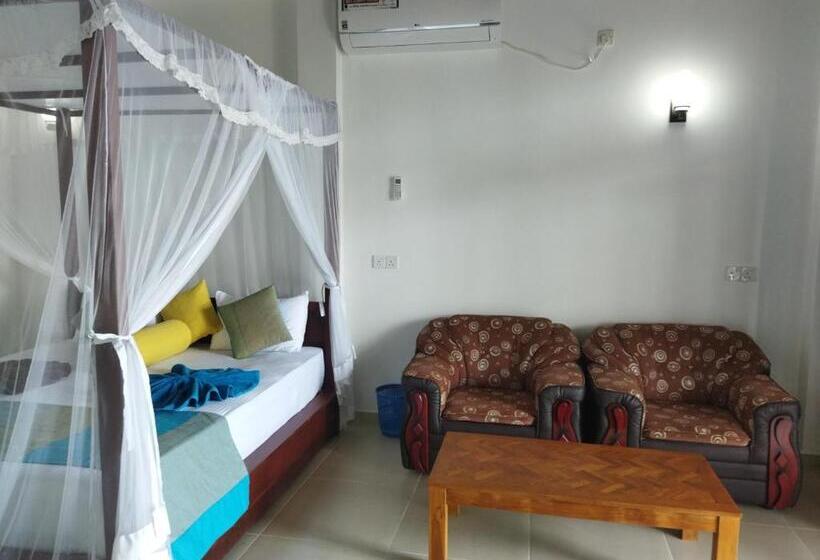 オーシャンビューデラックスルームバルコニー付き, Shanika Beach Inn