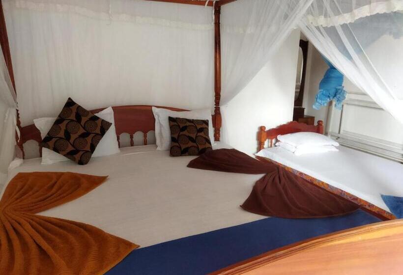 スタンダードトリプルルーム, Shanika Beach Inn
