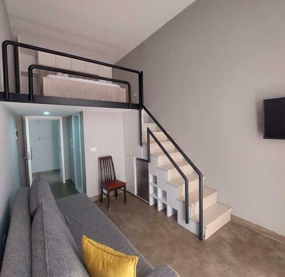 דירת חדר בקומת קרקע, Velmar