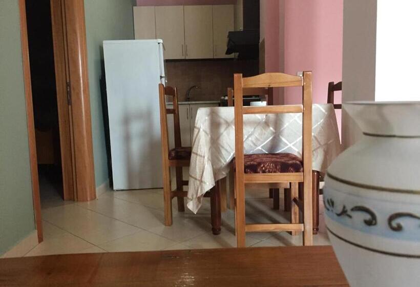 דירת פנטהאוז 1 חדרי שינה, Velmar