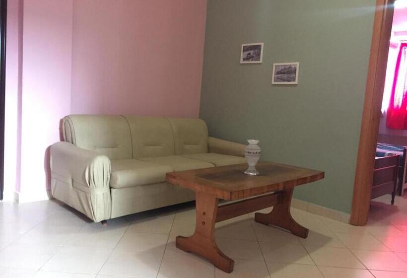 דירת פנטהאוז 1 חדרי שינה, Velmar