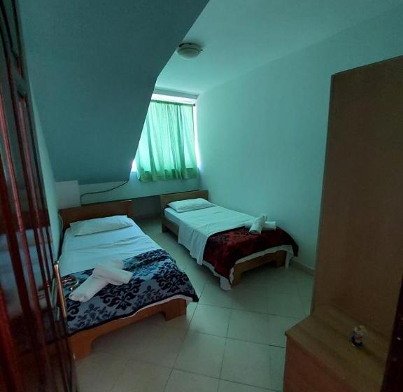 דירת פנטהאוז 1 חדרי שינה, Velmar