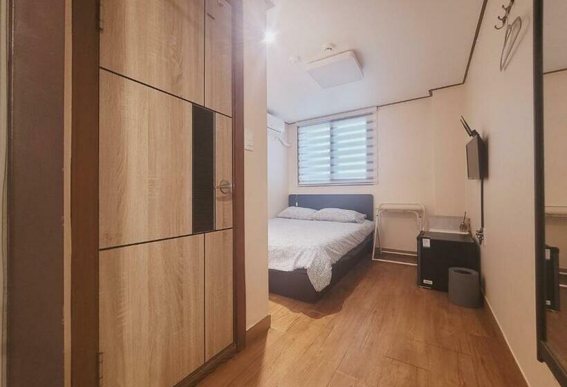 Standart Oda, Olive Hostel Myeongdong