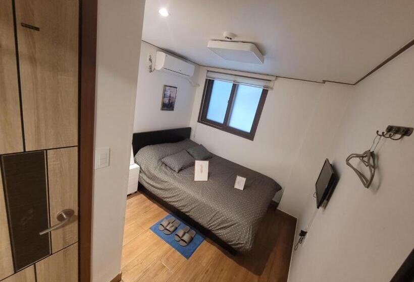 Standart Oda, Olive Hostel Myeongdong