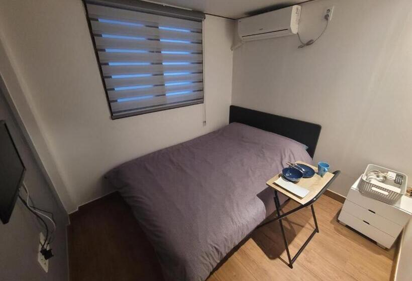 Standart Oda, Olive Hostel Myeongdong