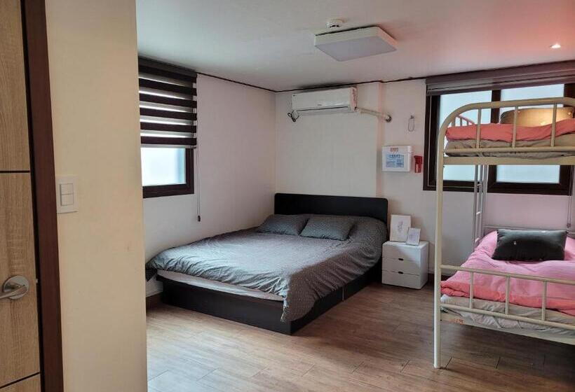 Aile Odası, Olive Hostel Myeongdong