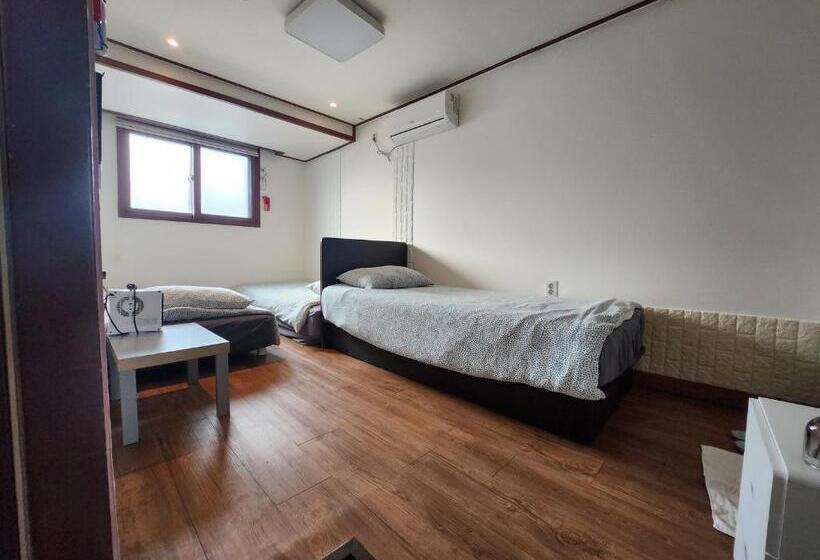 Delüks Üç Kişilik Oda, Olive Hostel Myeongdong