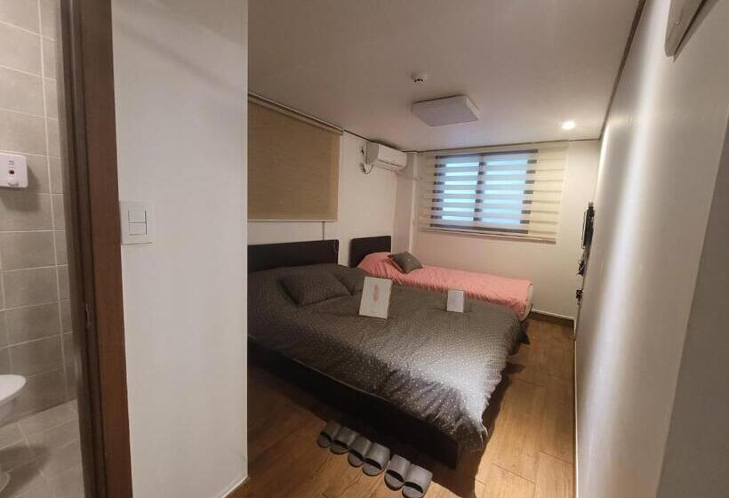 Delüks Üç Kişilik Oda, Olive Hostel Myeongdong